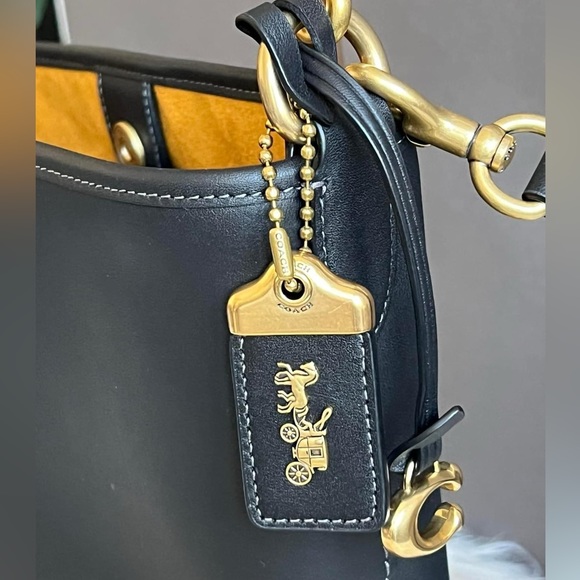 CH726 - Coach Dakota Bucket Bag - Picture 5 of 14